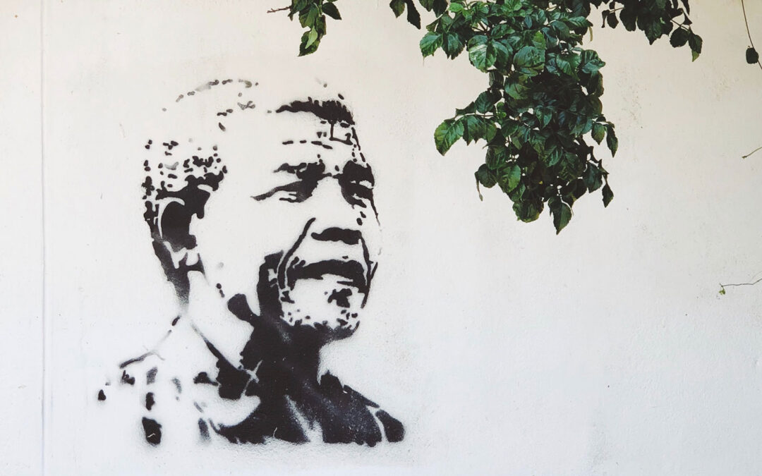 Arte de rua com o rosto de Nelson Mandela